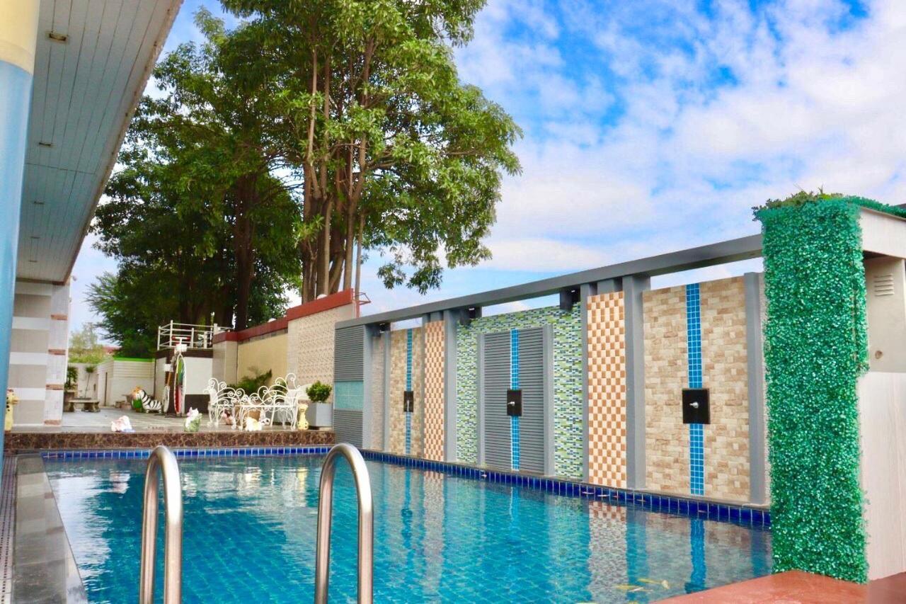 Hotel Napheera Royal Tel à Ban Khlong Bang Krathiam Extérieur photo