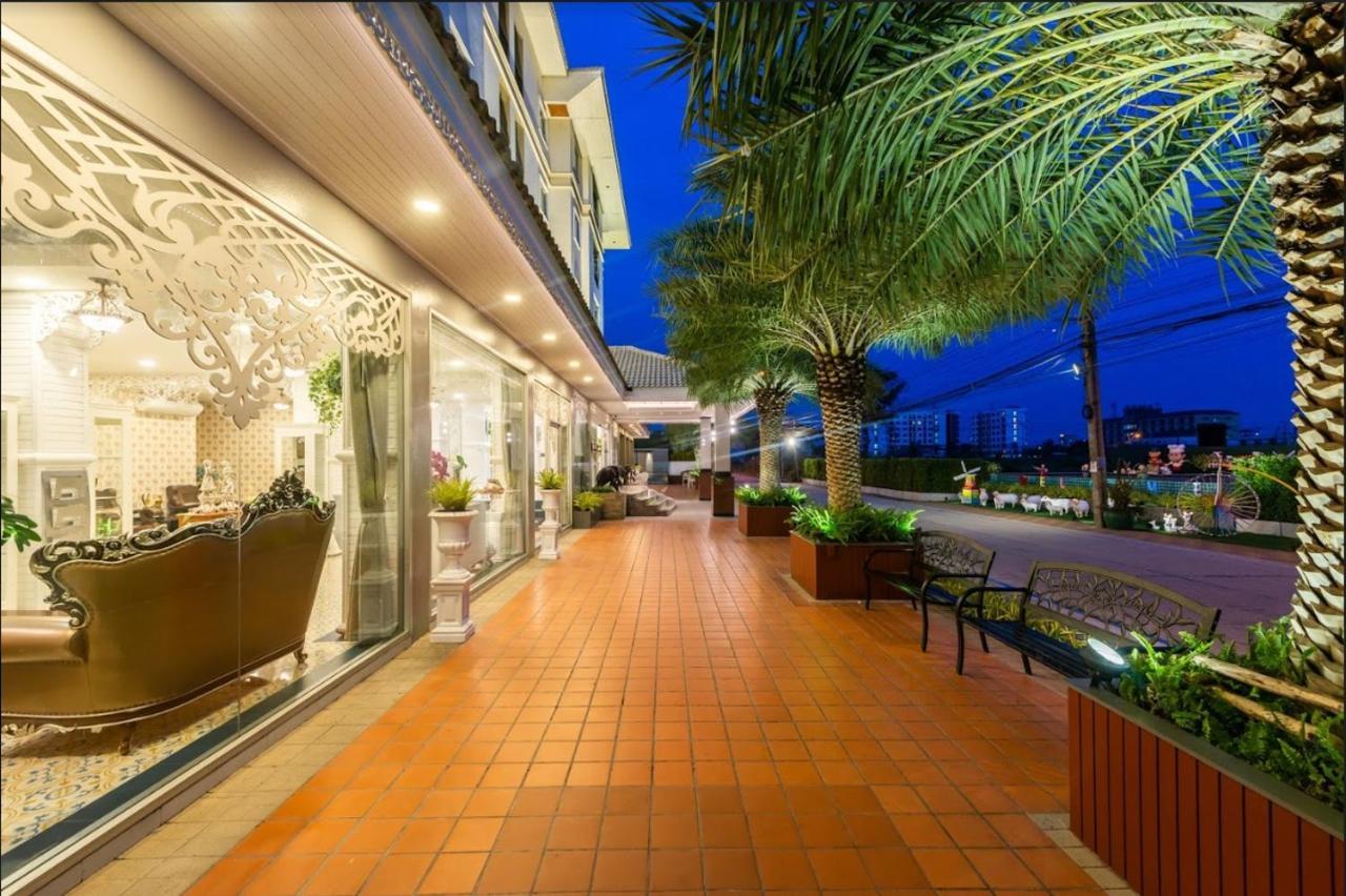 Hotel Napheera Royal Tel à Ban Khlong Bang Krathiam Extérieur photo