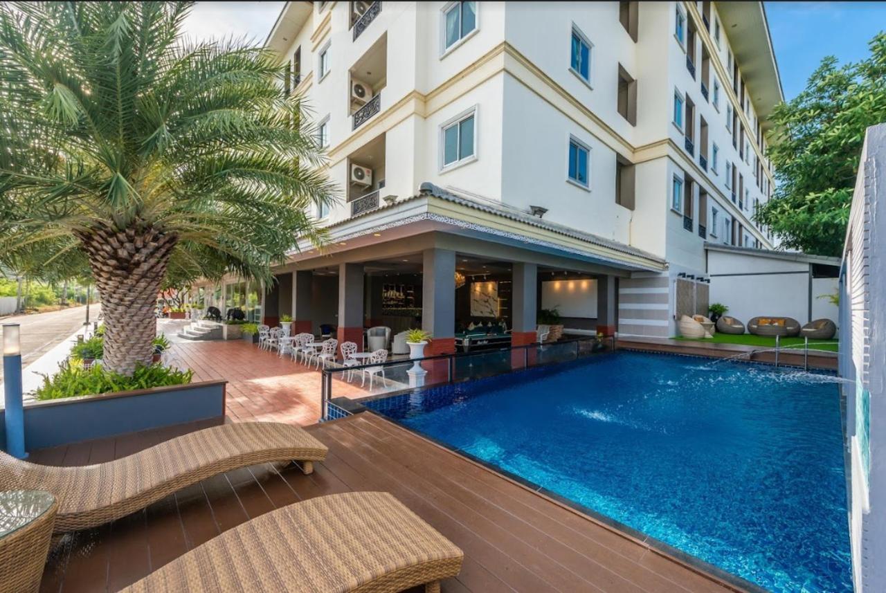 Hotel Napheera Royal Tel à Ban Khlong Bang Krathiam Extérieur photo